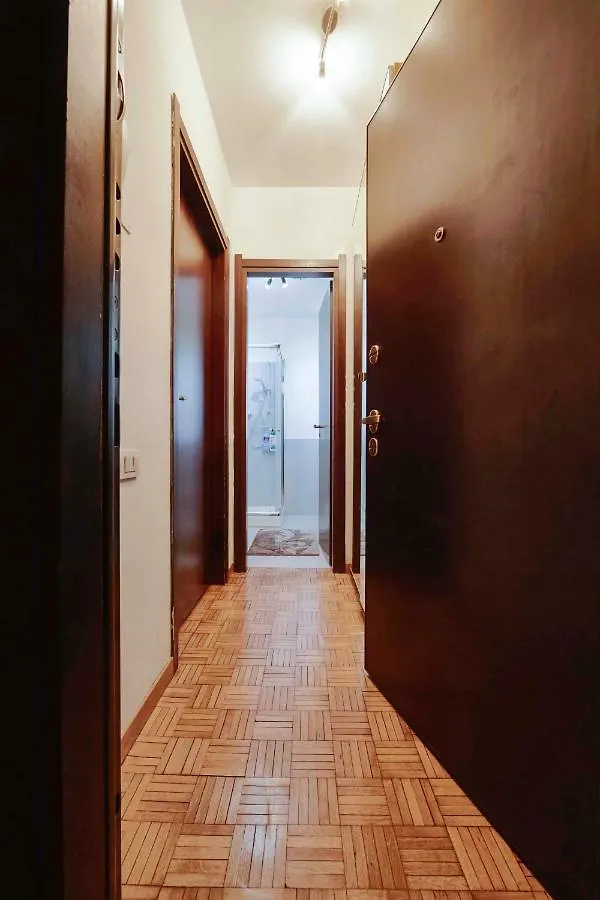 11 Via Lecco Hotel Milan Italy